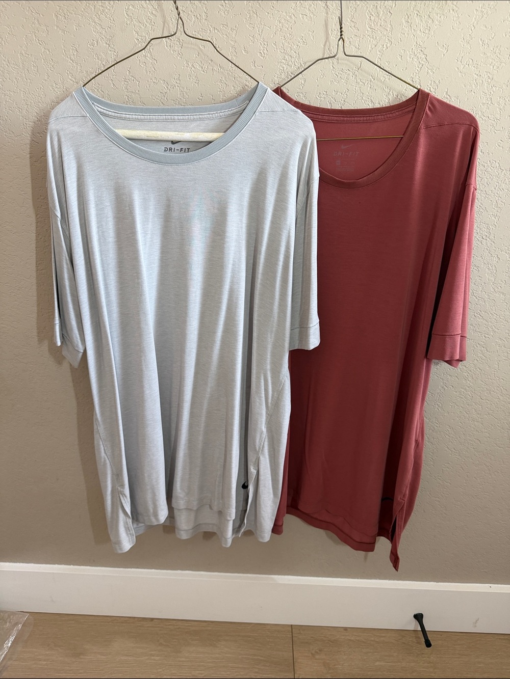 Nike Men’s Short Sleeve Tee Pair - Light Gray & Dusty Red